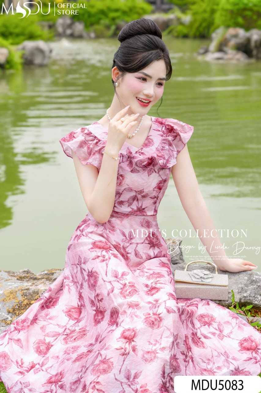 Top 10+ Đầm Dự Tiệc Cho Người Mập Thấp – Tự Tin Lên Đồ, Nổi Bật Mọi Ánh Nhìn 4 Đầm dự tiệc cho người mập thấp - Chất liệu nhẹ, bay