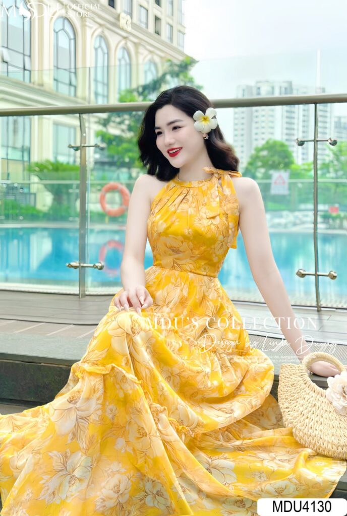 10+ Mẫu Đầm Cổ Yếm Dự Tiệc Đẳng Cấp từ MDU Fashion - Tỏa Sáng Mọi Ánh Nhìn 3 Đầm Cổ Yếm Dự Tiệc - Lựa Chọn Không Thể Thiếu Trong Tủ Đồ Của Bạn