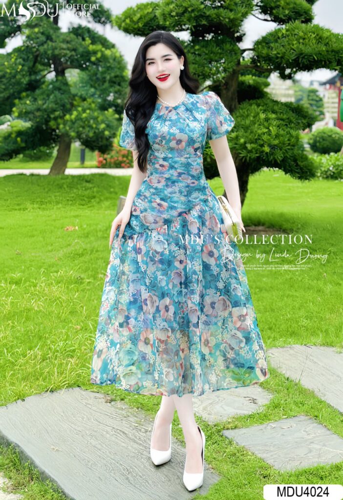 Top 10+ Mẫu Váy Hoa Thiết Kế Sang Trọng Giúp Nàng Tỏa Sáng Mọi Lúc Mọi Nơi 14 Váy Hoa Cổ Tròn – Đơn Giản Nhưng Thanh Lịch