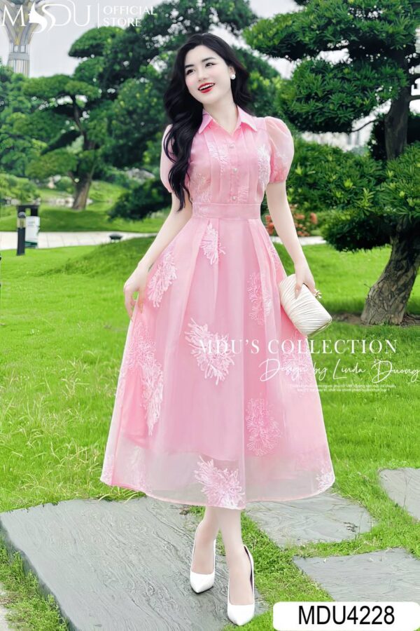 Váy Thiết Kế MDU4228 Cổ Sơ Mi Tay Bồng Công Chúa, Gam Hồng Pastel Phối Hoạ Tiết Thanh Lịch Và Bắt Mắt