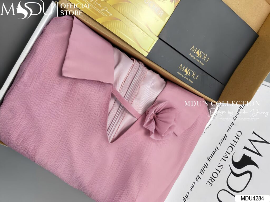 Top 10+ Mẫu Váy Đi Dự Tiệc Cưới Dễ Thương Giúp Bạn Tỏa Sáng Trong Mọi Bữa Tiệc 17 Đầm Váy Được Đóng Gói Cẩn Thận - Fullbox Đến Tay Khách Hàng