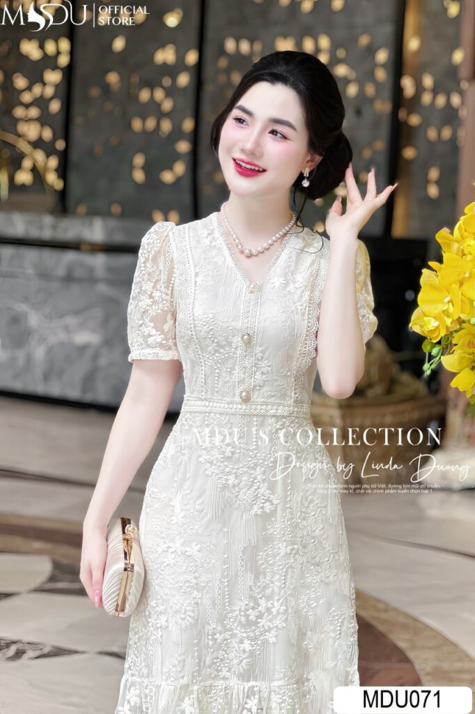 Lên Sóng Top 10+ Áo Đầm Dự Tiệc Cưới Tuổi 40 Tạo Ấn Tượng Khó Quên 2 Lựa Chọn Áo Đầm Dự Tiệc Cưới Tuổi 40: Sự Quan Trọng Của Phong Cách Và Chất Lượng