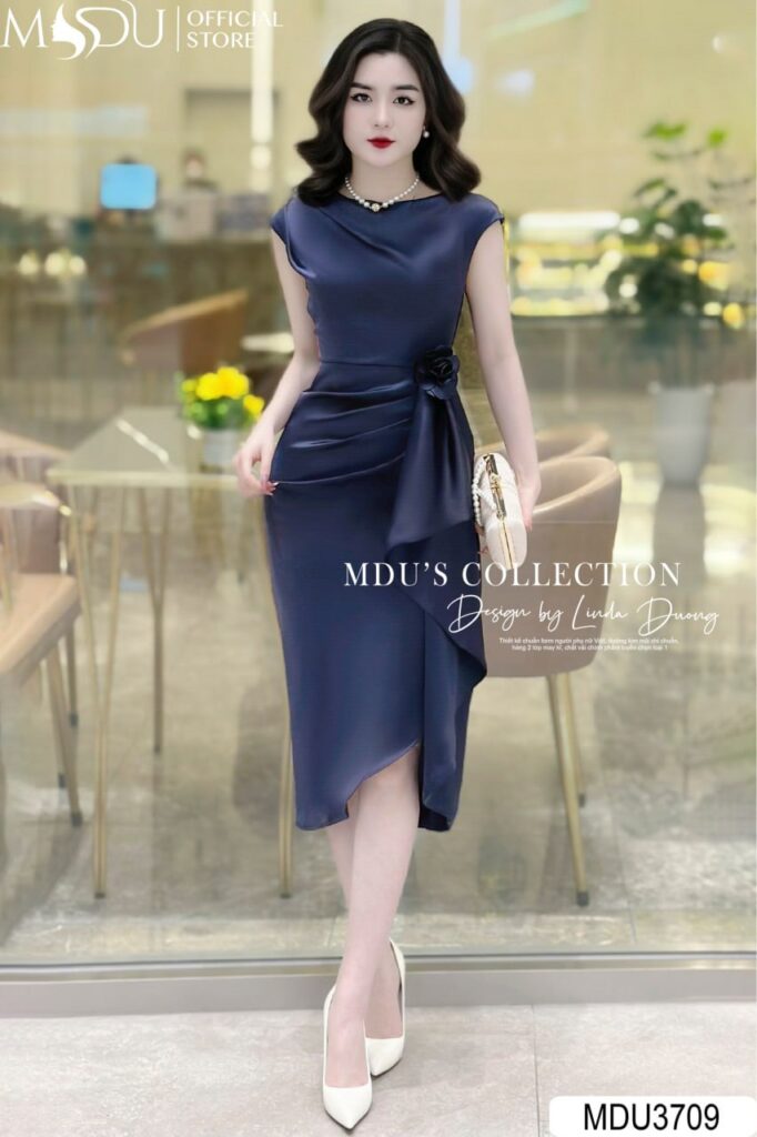 Váy Thiết Kế MDU3709 Xẻ Tà Đính Hoa Quyến Rũ