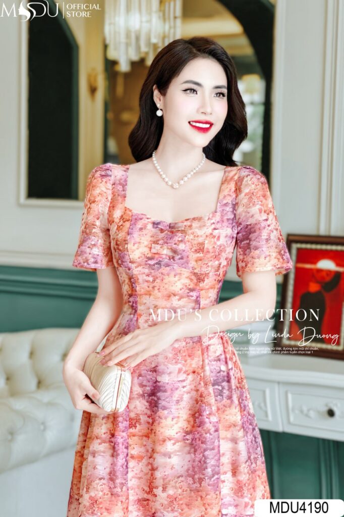 Khám Phá Top 10+ Mẫu Đầm Dự Tiệc Màu Cam Đầy Ấn Tượng 7 Đầm Dự Tiệc Màu Cam Cổ Vuông Gợi Cảm