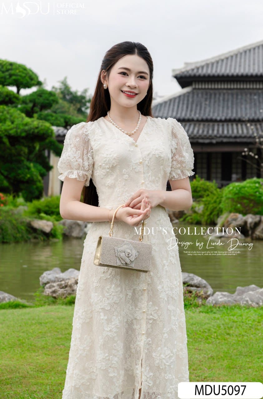 Đầm Dự Tiệc Cho Người Gầy – Lựa Chọn Tinh Tế Giúp Bạn Tỏa Sáng 9 Đầm dự tiệc cho người gầy - Màu sáng và pastel