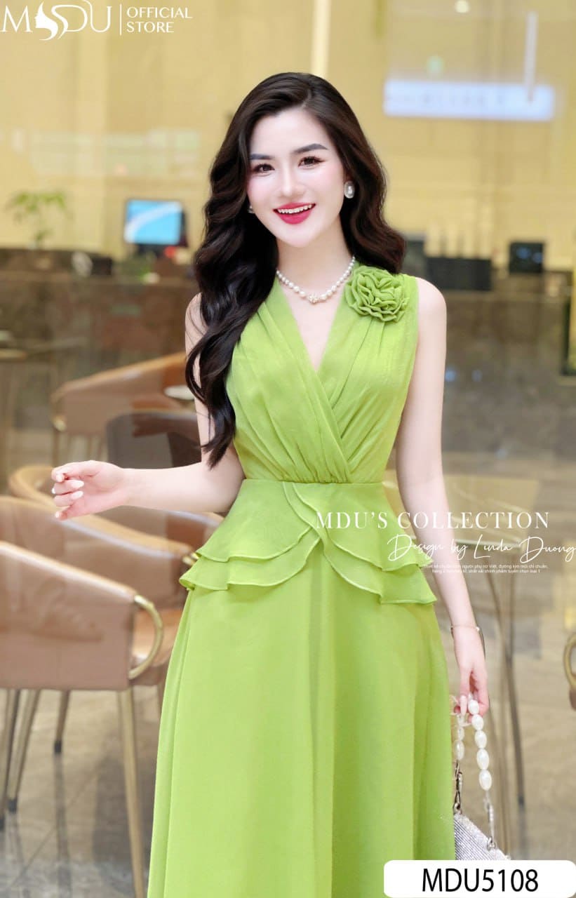 Đầm Maxi Dự Tiệc – Vẻ Đẹp Thanh Lịch, Quyến Rũ Và Không Bao Giờ Lỗi Mốt 9 Đầm maxi dự tiệc - Phụ kiện với đầm trơn màu