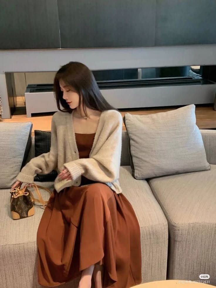 Phối Đồ Với Váy 2 Dây: Xinh Lung Linh, Biến Hóa Muôn Vàn! 6 Phối đồ với váy 2 dây vibe Hàn Quốc