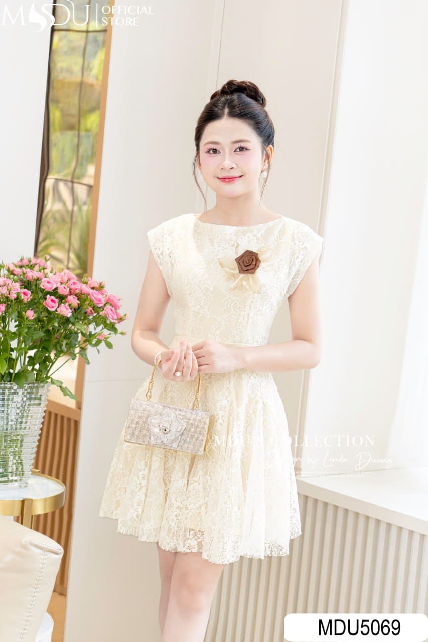 Top 10+ Váy Ngắn Thiết Kế: Bí Quyết Tỏa Sáng Với Phong Cách Riêng 12 Phối Váy Ngắn Thiết Kế Cho Phong Cách Nữ Tính