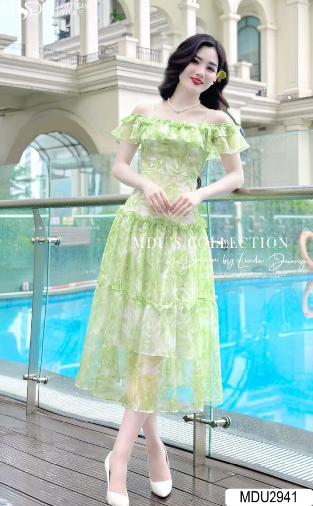 Top 10+ Mẫu Đầm 2 Dây Dáng Dài Cuốn Hút - Tôn Vinh Nét Đẹp Từ MDU Fashion 12 Đầm 2 dây dáng dài với màu xanh tươi mát – Sự kết hợp hoàn hảo giữa hiện đại và cổ điển
