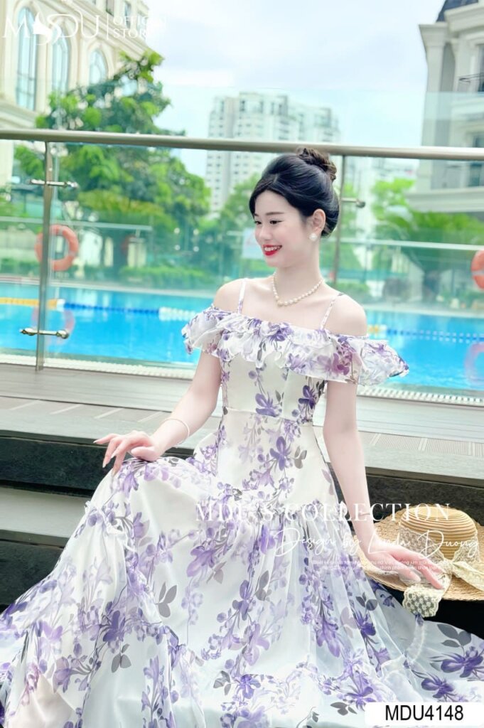 Top 10+ Mẫu Đầm 2 Dây Dáng Dài Cuốn Hút - Tôn Vinh Nét Đẹp Từ MDU Fashion 6 Đầm 2 dây dáng dài với họa tiết hoa nhí – Sự kết hợp giữa cổ điển và hiện đại
