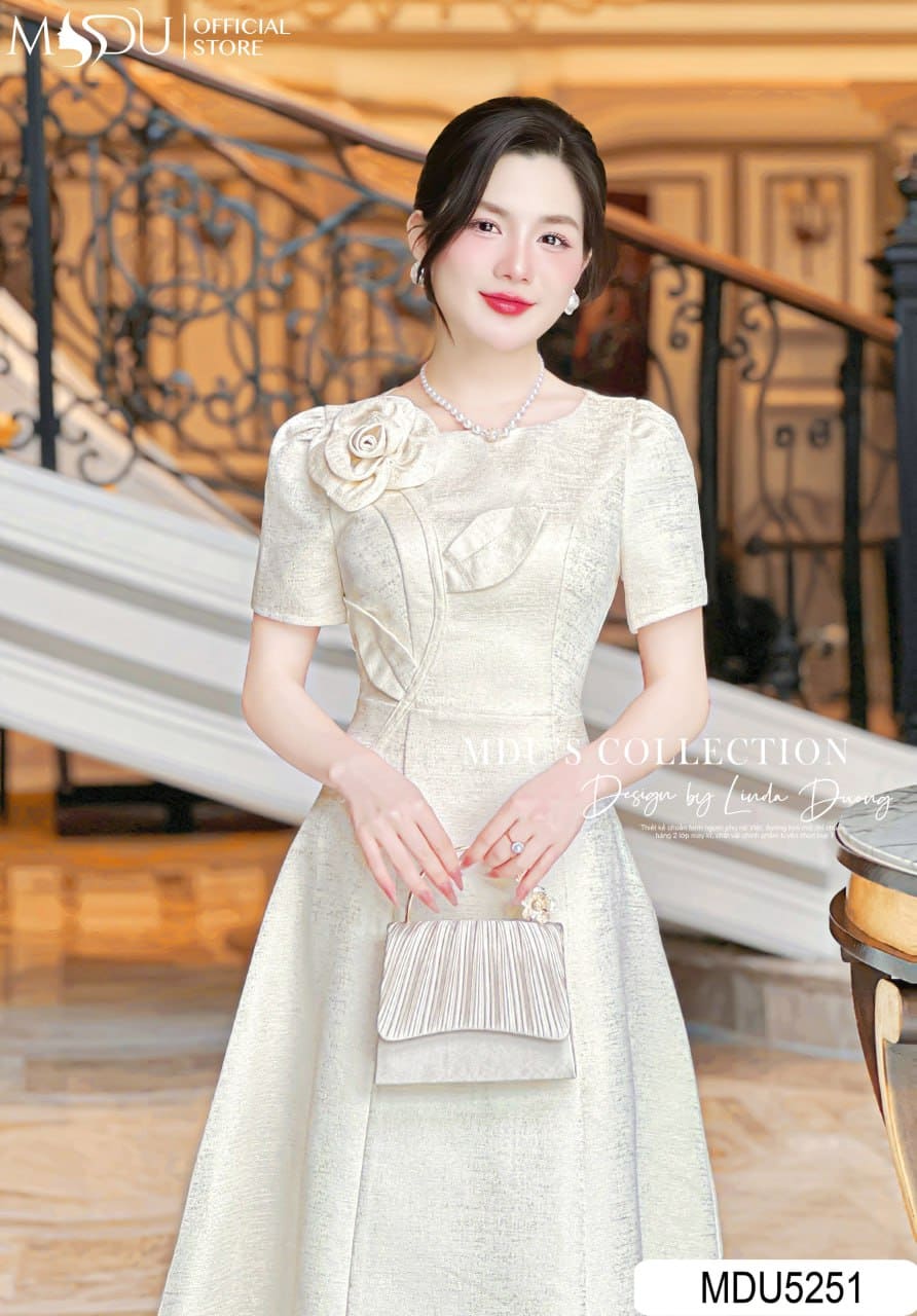 Khám Phá Đầm Tôn Dáng: Bí Mật Để Bạn Luôn Nổi Bật Giữa Đám Đông 12 Phối Đồ Với Đầm Tôn Dáng Cho Phong Cách Công Sở