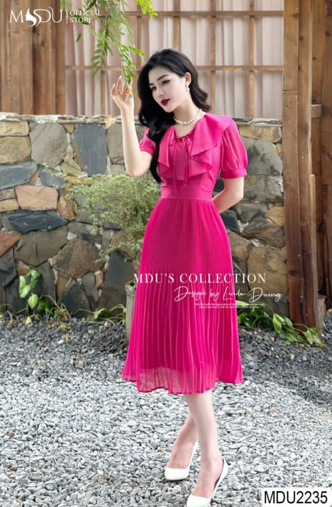 Top 10+ Váy Công Chúa Dài Đẹp Sang Trọng từ Fashion – Thời Trang Thiết Kế Cao Cấp 14 Váy công chúa với thiết kế cổ yếm
