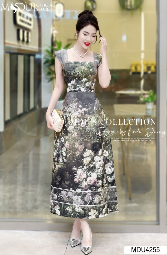 Top 10+ Mẫu Đầm Body Hở Lưng Sang Trọng Quyến Rũ Cho Phong Cách Tự Tin Và Thanh Lịch 4 Váy body hở lưng đính đá lấp lánh