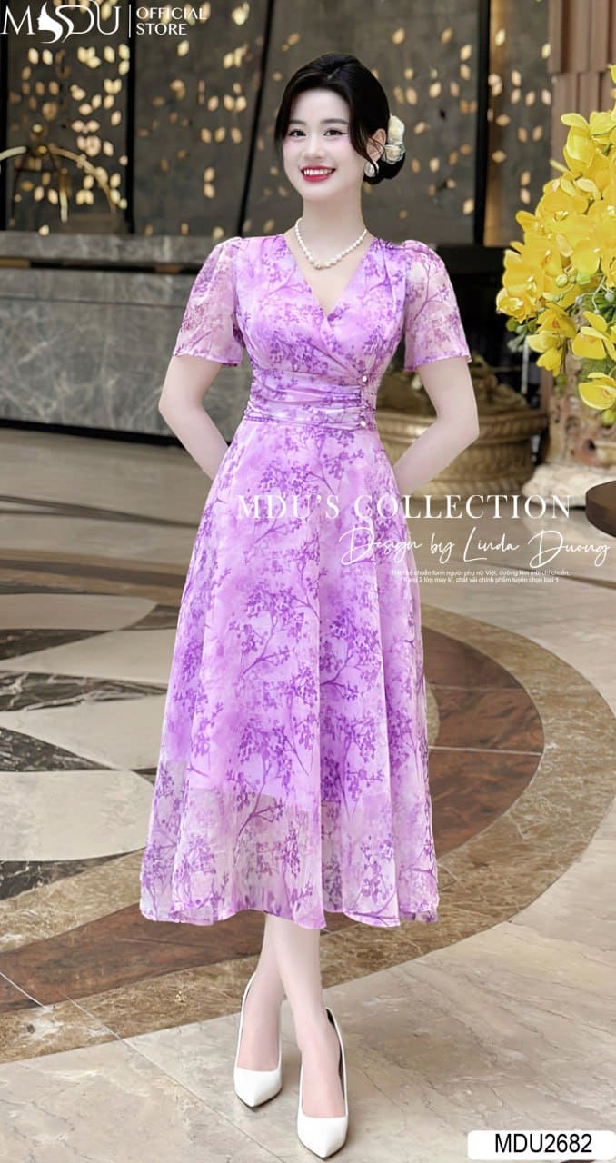 Top 10+ Mẫu Công Chúa Váy Tím Thanh Lịch và Sang Trọng từ MDU Fashion 6 Các Kiểu Dáng Công Chúa Váy Tím - Đầm Cổ Vuông Hoặc Cổ V Thanh Lịch