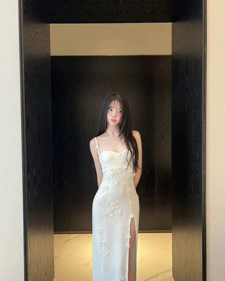 Top 7+ Mẫu Đầm Body 2 Dây Đi Tiệc Hot Nhất 2025 Cho Nàng Gây Thương Nhớ 13 Mẹo Chọn Đầm Body 2 Dây Đi Tiệc Theo Xu Hướng