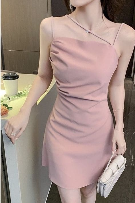 Top Đầm Body 2 Dây Ngắn Hot Trend 2025 – Vũ Khí Tôn Dáng Cho Nàng Dịu Dàng Tỏa Sáng 3 Đầm Body 2 Dây Ngắn – Người Bạn Đồng Hành Của Mọi Dáng Người