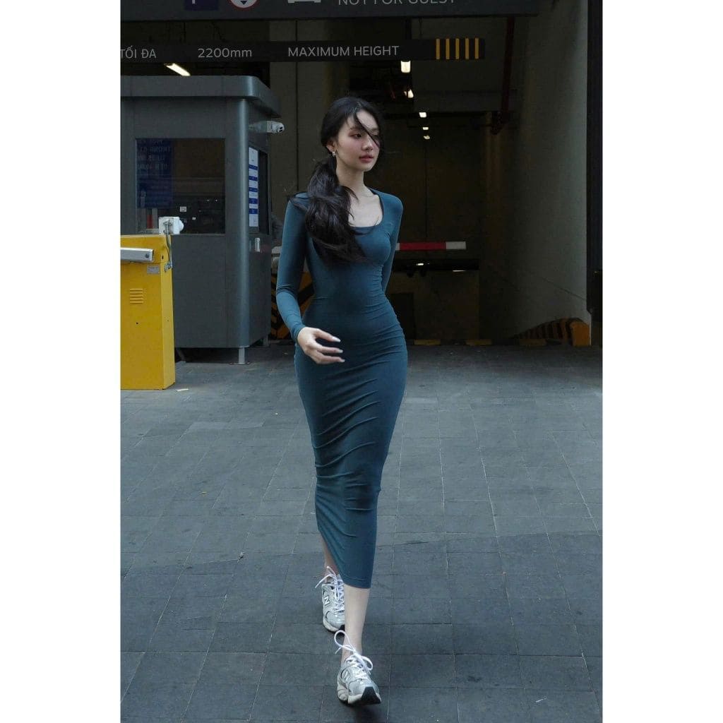 Đầm Body Mang Giày Thể Thao - Bí Quyết Tạo Phong Cách Vừa Xinh Vừa Chất 3 Nguồn Gốc Và Sự Phổ Biến Của Phong Cách Đầm Body Mang Giày Thể Thao