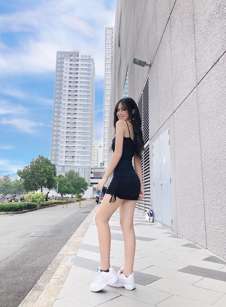 Đầm Body Mang Giày Thể Thao - Bí Quyết Tạo Phong Cách Vừa Xinh Vừa Chất 9 Phối Đồ Theo Mùa Với Đầm Body Mang Giày Thể Thao