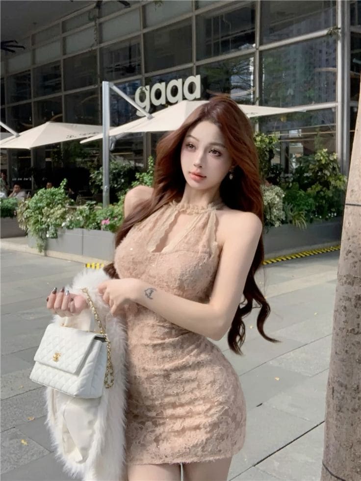 Phối Váy Body Ngắn Cho Dạo Phố