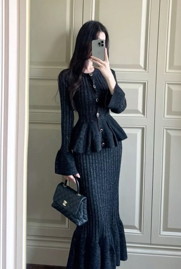 Top Váy Len Body Dài Qua Gối Khiến Bạn Sang Trọng Và Quyến Rũ Hơn Bao Giờ Hết 7 Phối Đồ Công Sở Với Váy Len Body Dài Qua Gối