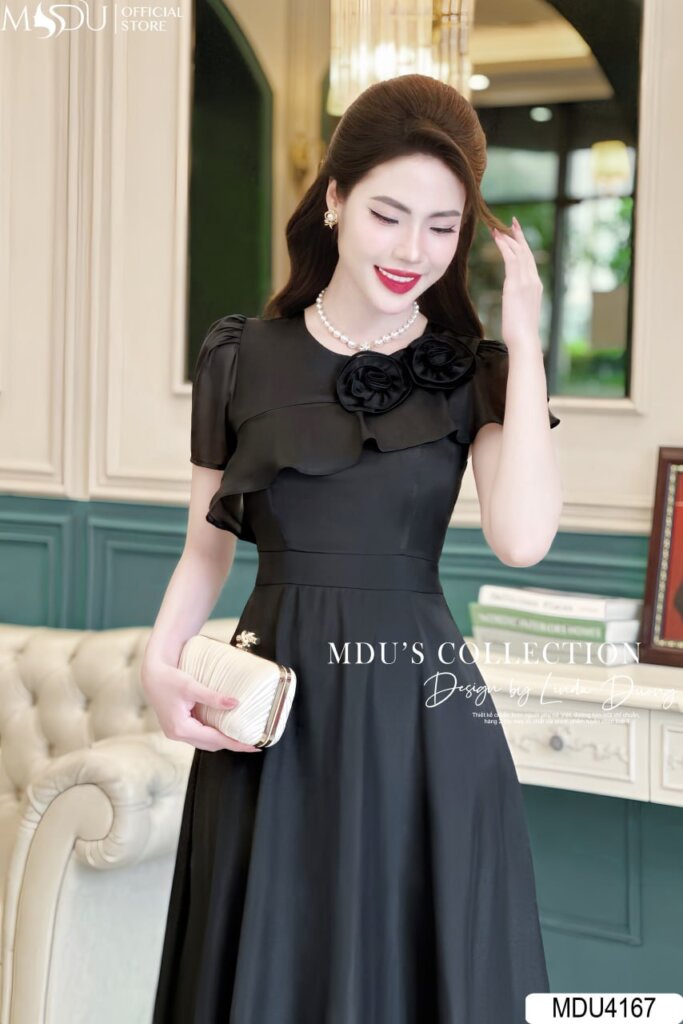 Top 10+ Mẫu Váy Đen Công Chúa Sang Trọng, Bí Ẩn Và Quyến Rũ Cho Mọi Sự Kiện 2 Top 10+ mẫu váy đen công chúa đẹp nhất từ MDU Fashion