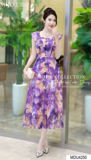 Váy Thiết Kế MDU4250 – Màu Tím Mộng Mơ Dáng Xòe Nhẹ Cổ Vuông Cách Điệu