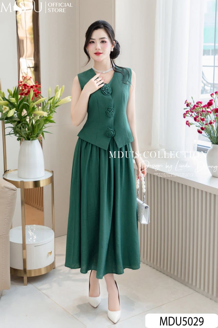 Top 10+ Đầm Dự Tiệc Đẹp Cho Cô Nàng Mũm Mĩm Tự Tin, Tỏa Sáng 7 Các Kiểu Dáng Đầm Dự Tiệc Cho Cô Nàng Mũm Mĩm Nên Thử - Đầm Cổ V Hoặc Cổ Tim