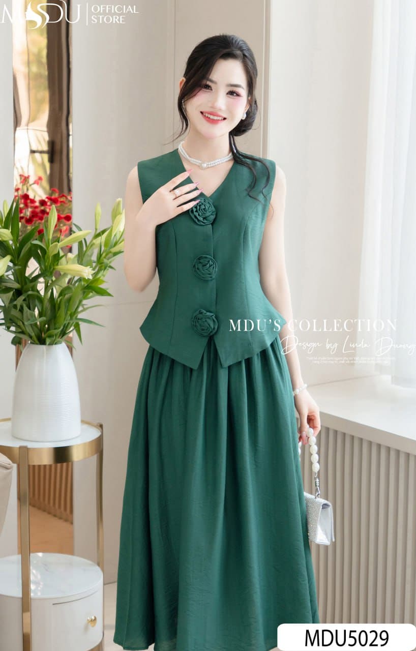 Top 10+ Đầm Dự Tiệc Cho Người 65kg – Bí Quyết Tỏa Sáng Mọi Lúc 4 Đầm dự tiệc cho người 65kg - Cổ V