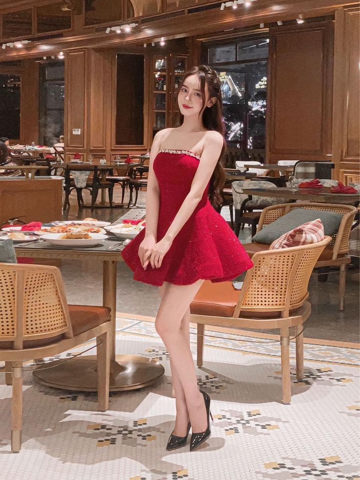 9 Đầm Dự Tiệc Màu Đỏ Sang Trọng Giúp Bạn Nổi Bật Mọi Sự Kiện 7 Các Kiểu Dáng Đầm Dự Tiệc Màu Đỏ Phù Hợp Mọi Vóc Dáng - Đầm Cúp Ngực