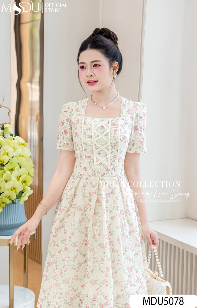Váy Dự Tiệc Cho Người Mập – Bí Quyết Tỏa Sáng Tự Tin Trong Mọi Khoảnh Khắc 8 Váy dự tiệc cho người mập - Dáng maxi