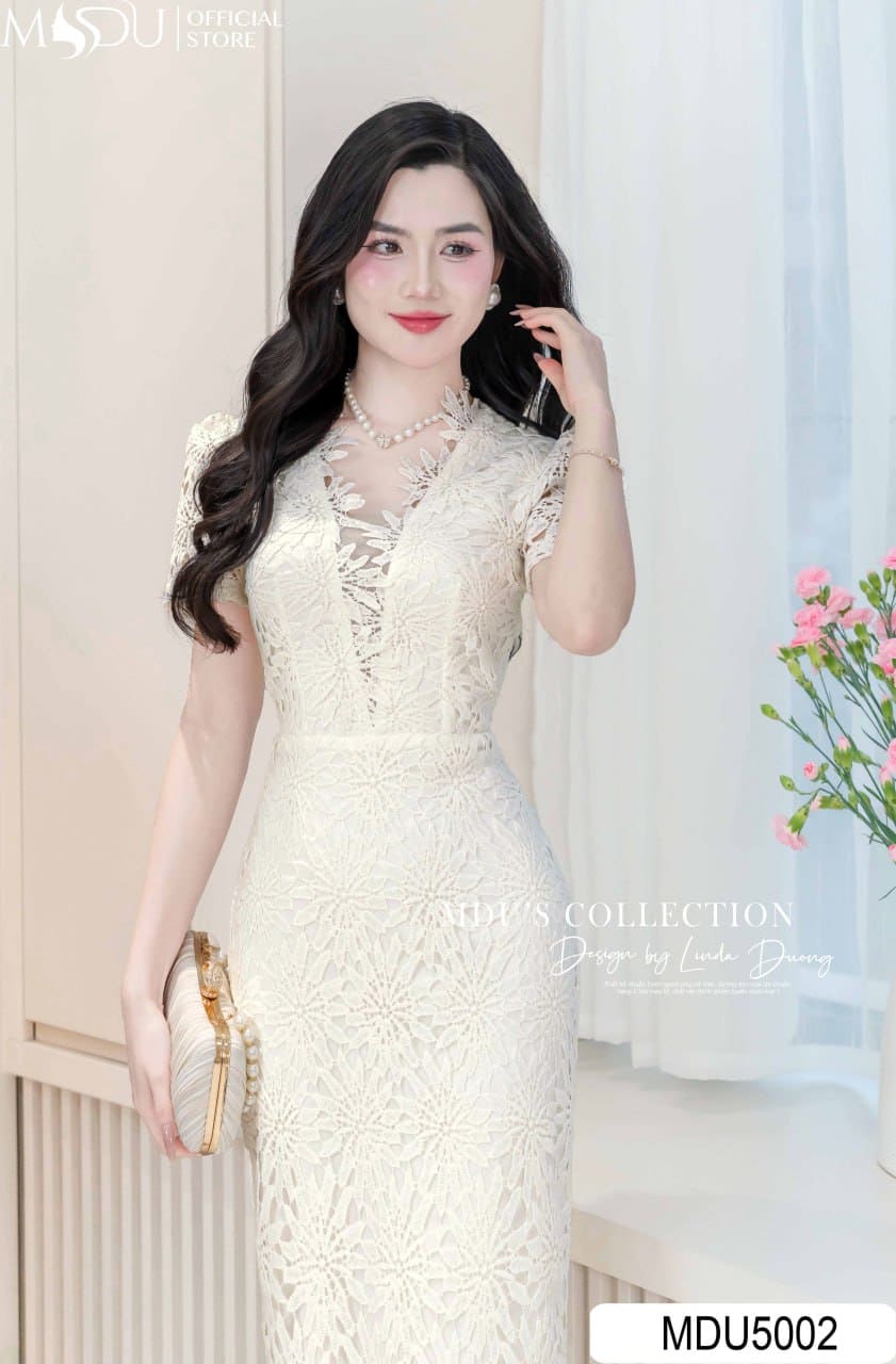 Váy Dự Tiệc Phụ Nữ Tuổi 30 – Thanh Lịch, Cuốn Hút Và Phù Hợp Phong Cách 8 Váy dự tiệc cho phụ nữ tuổi 30 - Dáng người đồng hồ cát