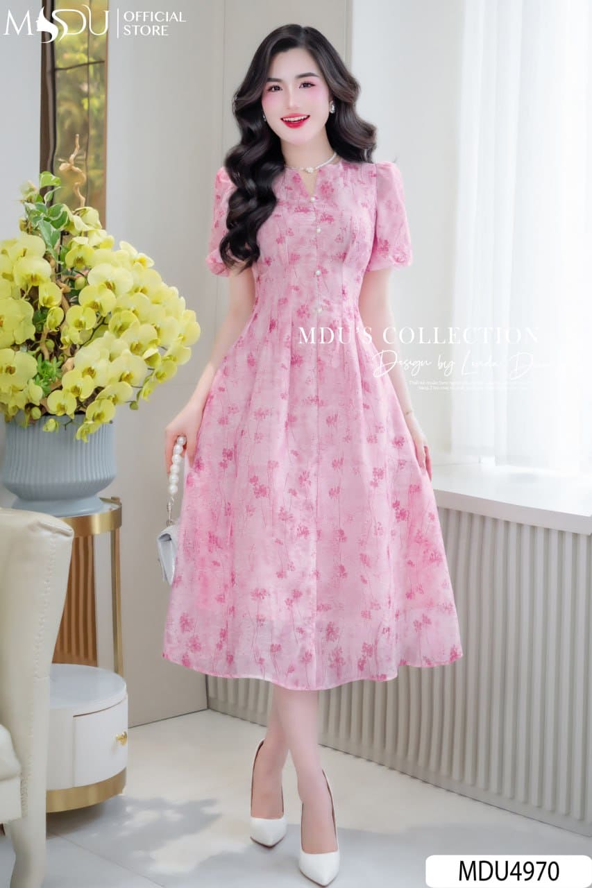 Váy Dự Tiệc Cưới Cho Người Thấp – Bí Quyết Tỏa Sáng Dù “Nấm Lùn” 9 Váy dự tiệc cưới cho người thấp - Váy voan dáng xòe