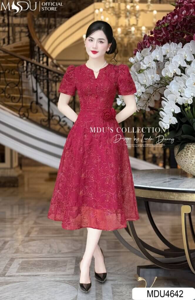 Gợi Ý 5 Mẫu Váy Dự Tiệc Cho Mẹ Cô Dâu Đẹp Cực Sang 2 Đầm Dự Tiệc Cho Mẹ Cô Dâu Tay Phồng Đính Hoa