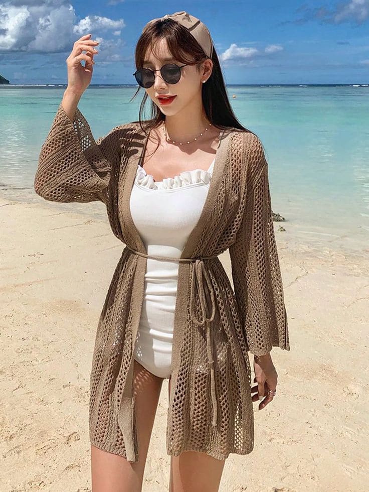 Mẹo Phối Đồ Áo Cardigan Đi Biển Để Đẹp Từ Sáng Đến Tối 2 Áo Cardigan Đi Biển Là Gì Mà Khiến Chị Em Phát Cuồng?
