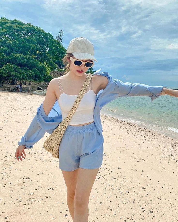 Gợi Ý Áo Sơ Mi Đi Biển Đẹp Cho Nàng Mặc Lên Là Có Ảnh Xịn 11 Thêm Phụ Kiện Tăng Điểm Nhấn