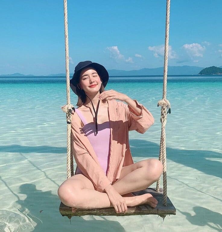 Gợi Ý Áo Sơ Mi Đi Biển Đẹp Cho Nàng Mặc Lên Là Có Ảnh Xịn 3 Vì Sao Áo Sơ Mi Đi Biển Là Lựa Chọn Hoàn Hảo Cho Kỳ Nghỉ
