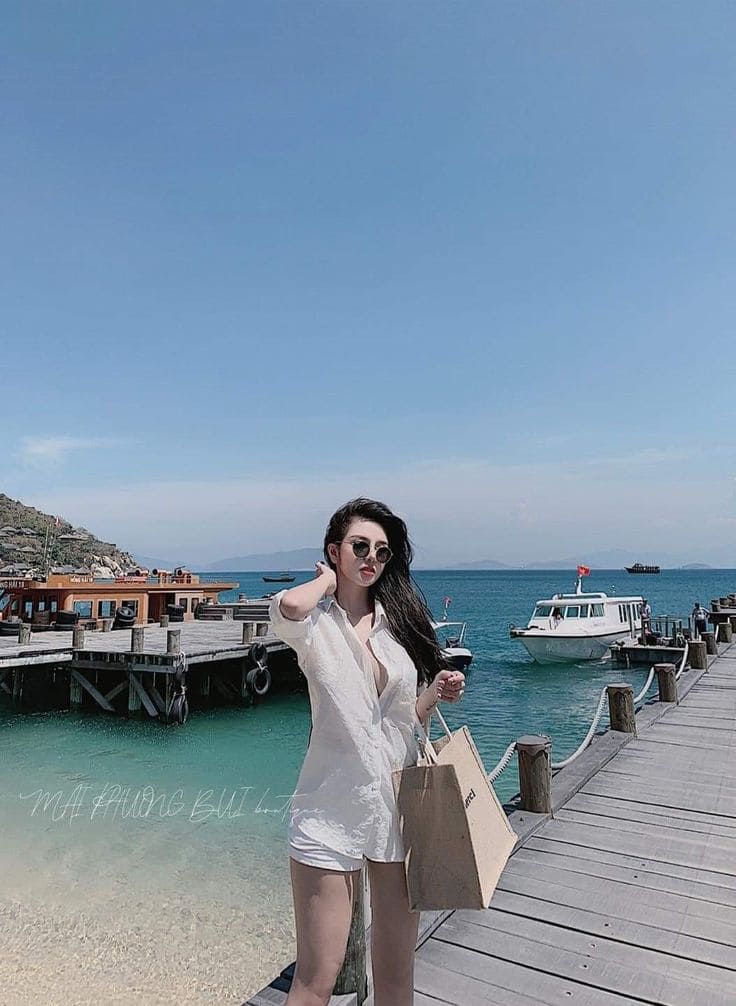 Gợi Ý Áo Sơ Mi Đi Biển Đẹp Cho Nàng Mặc Lên Là Có Ảnh Xịn 6 Top Những Mẫu Áo Sơ Mi Đi Biển Đẹp Nhất Cho Phái Đẹp - Áo Sơ Mi Trắng