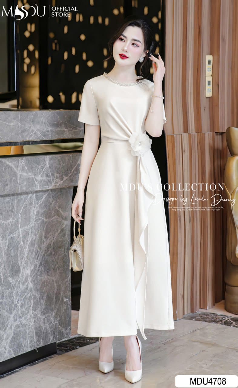 Tinh Khôi Với 7 Mẫu Đầm Maxi Trắng Đi Biển Duyên Dáng 2 Vì Sao Đầm Maxi Trắng Đi Biển Là Vũ Khí Bí Mật Của Nàng Thơ Mùa Hè