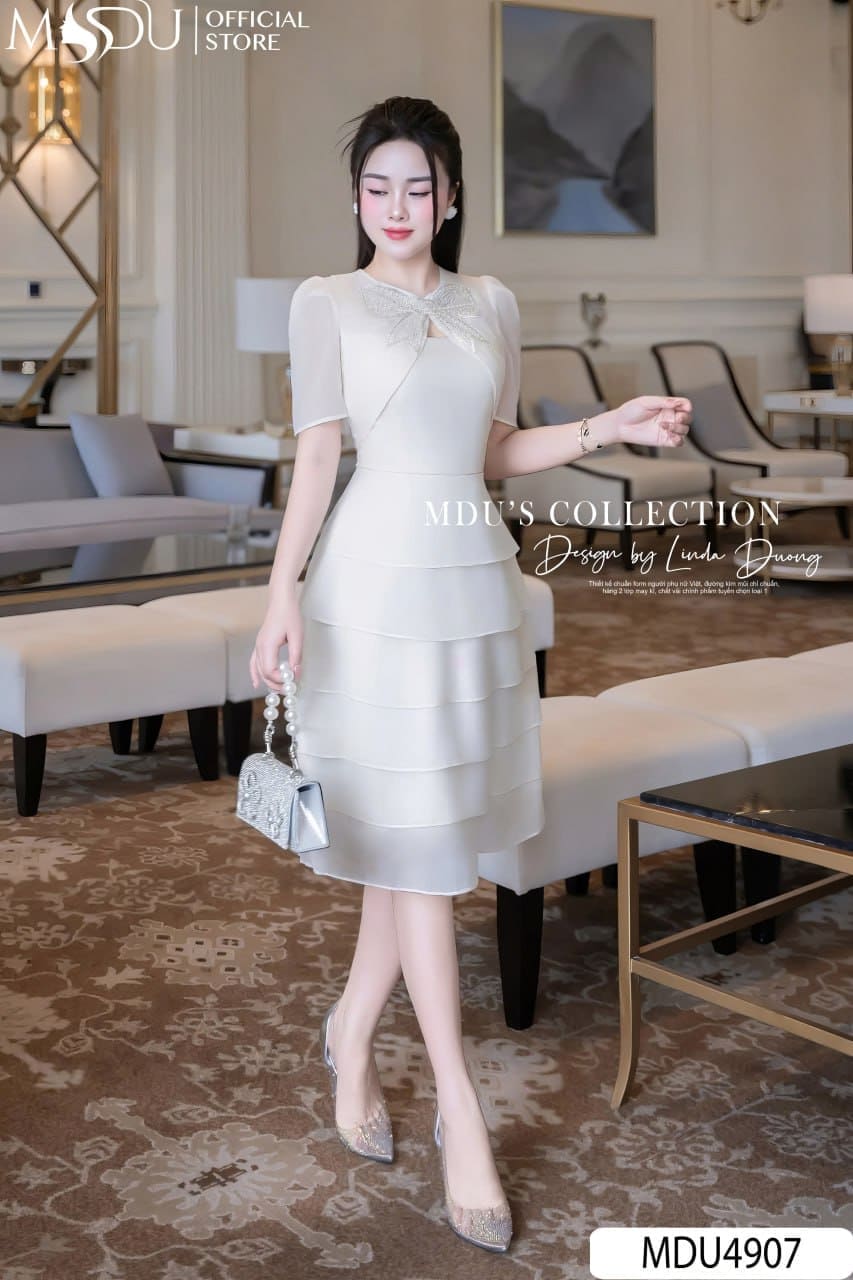 Tinh Khôi Với 7 Mẫu Đầm Maxi Trắng Đi Biển Duyên Dáng 11 Các Kiểu Đầm Maxi Trắng Đi Biển Hot Trend 2025 - Đầm Nhún Tầng Hoặc Đuôi Cá Điệu Đà