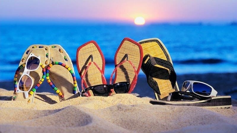 8+ Đồ Đi Biển Cần Có 2025 – Món Thứ 5 Ai Cũng Quên! 12 Lời Kết - Tỏa Sáng Theo Cách Của Bạn