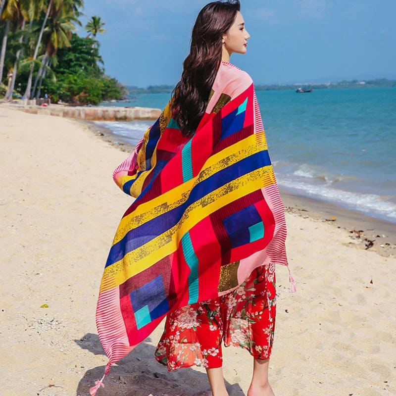 Khăn Choàng Đi Biển: 6 Cách Biến Hóa Phong Cách Đẹp Mê Hoặc 8 Khăn choàng đi biển - Khăn Họa Tiết