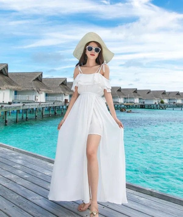 Top 7 Mẫu Váy Maxi Đi Biển Đẹp Khiến Nàng Mê Mẩn 7 Những Kiểu Dáng Váy Maxi Đi Biển Đẹp Khiến Bạn Muốn "Rinh" Hết Về Nhà - Váy Maxi Xẻ Tà