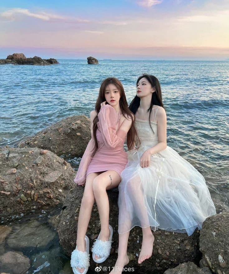 Outfit Đi Biển Cực Cháy – Nàng Đã Biết Mix 5 Kiểu Này? 12 Xu Hướng Outfit Đi Biển 2025