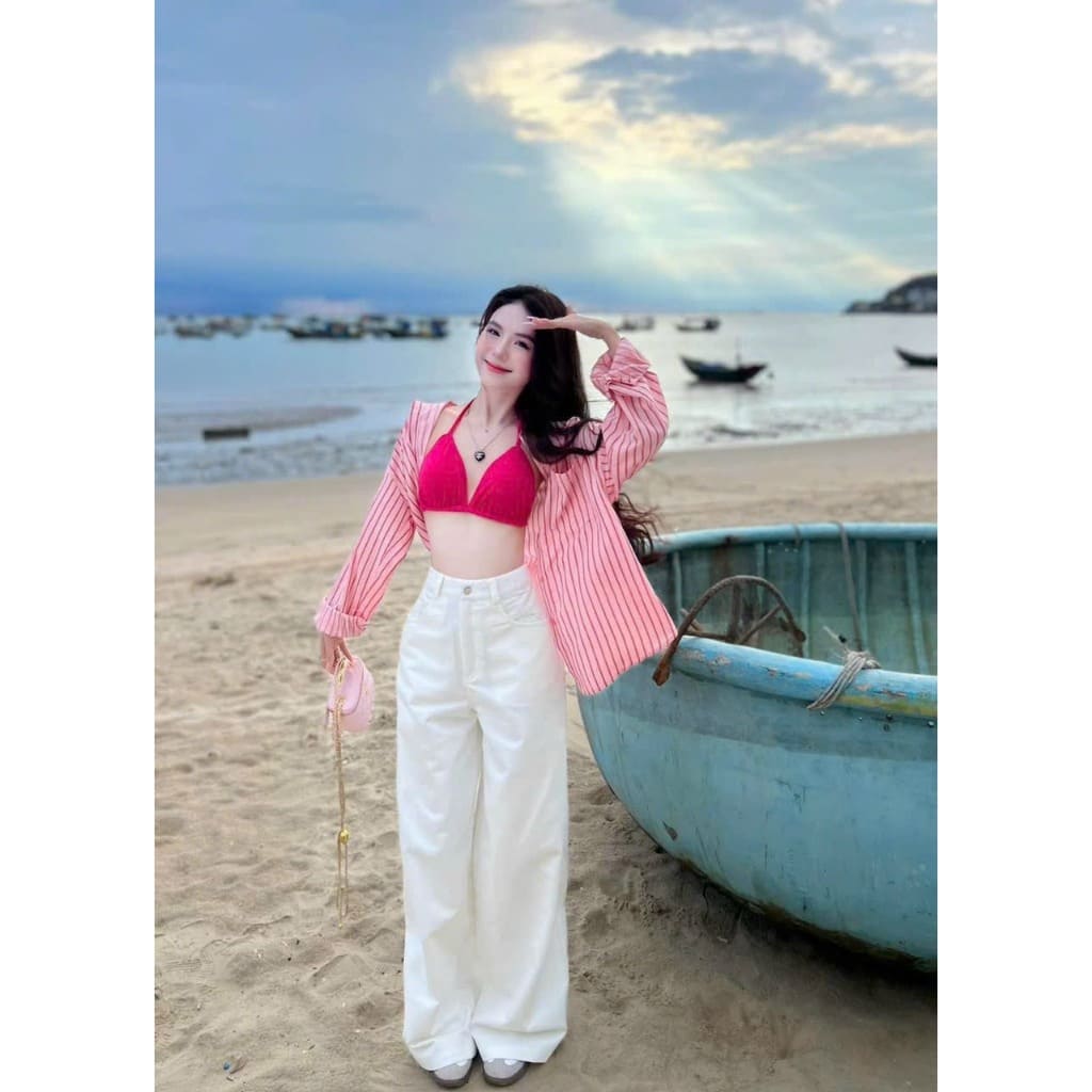 Outfit Đi Biển Cực Cháy – Nàng Đã Biết Mix 5 Kiểu Này? 7 Gợi Ý Outfit Đi Biển - Áo Bra Và Quần Dài Đi Biển