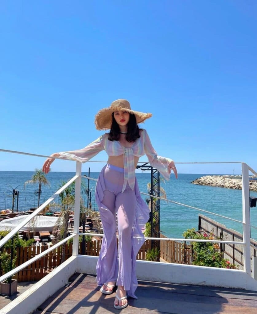 Phối đồ đi biển hot 2025: Bí quyết mặc đẹp, cuốn hút trong mọi khung hình 14 MDU Fashion: Nơi Biến Hóa Phong Cách Của Bạn