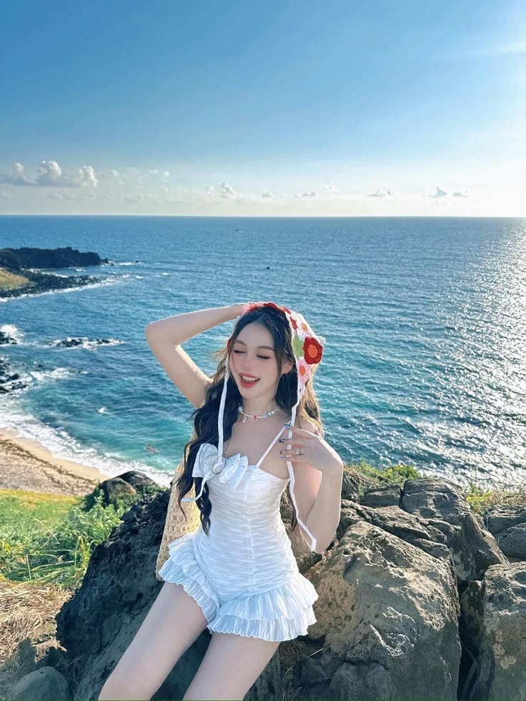 Style Đi Biển Của Hot Girl – Nghệ Thuật Phối Đồ Bên Biển Cả 6 Top 8+ OutFit Mà Hot Girl Hay Diện - Jumpsuit