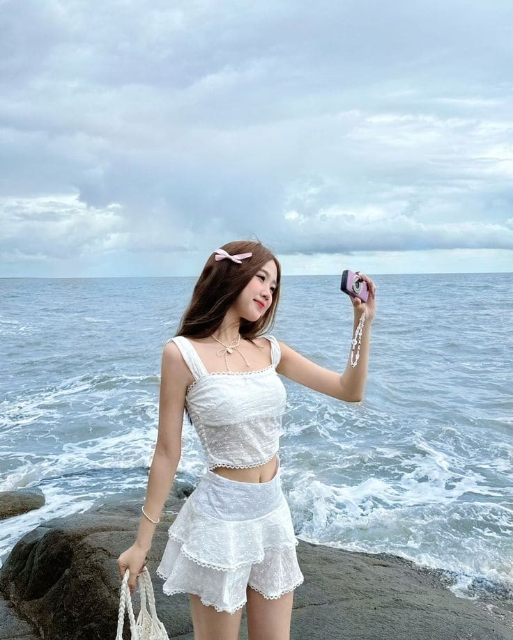 Thời Trang Đi Biển Cho Người Gầy, Tỏa Sáng Mà Không Cần Tăng Cân 3 Người Gầy Khó Chọn Đồ Đi Biển Thế Nào?