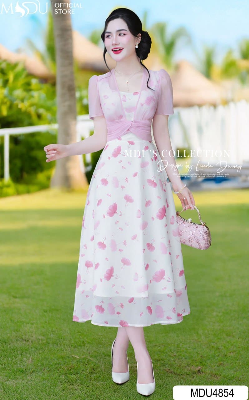 Xu Hướng Thời Trang Đi Biển Tuổi 40 Đẹp Hiện Đại Và Tự Tin 9 Mẹo chọn thời trang đi biển theo vóc dáng