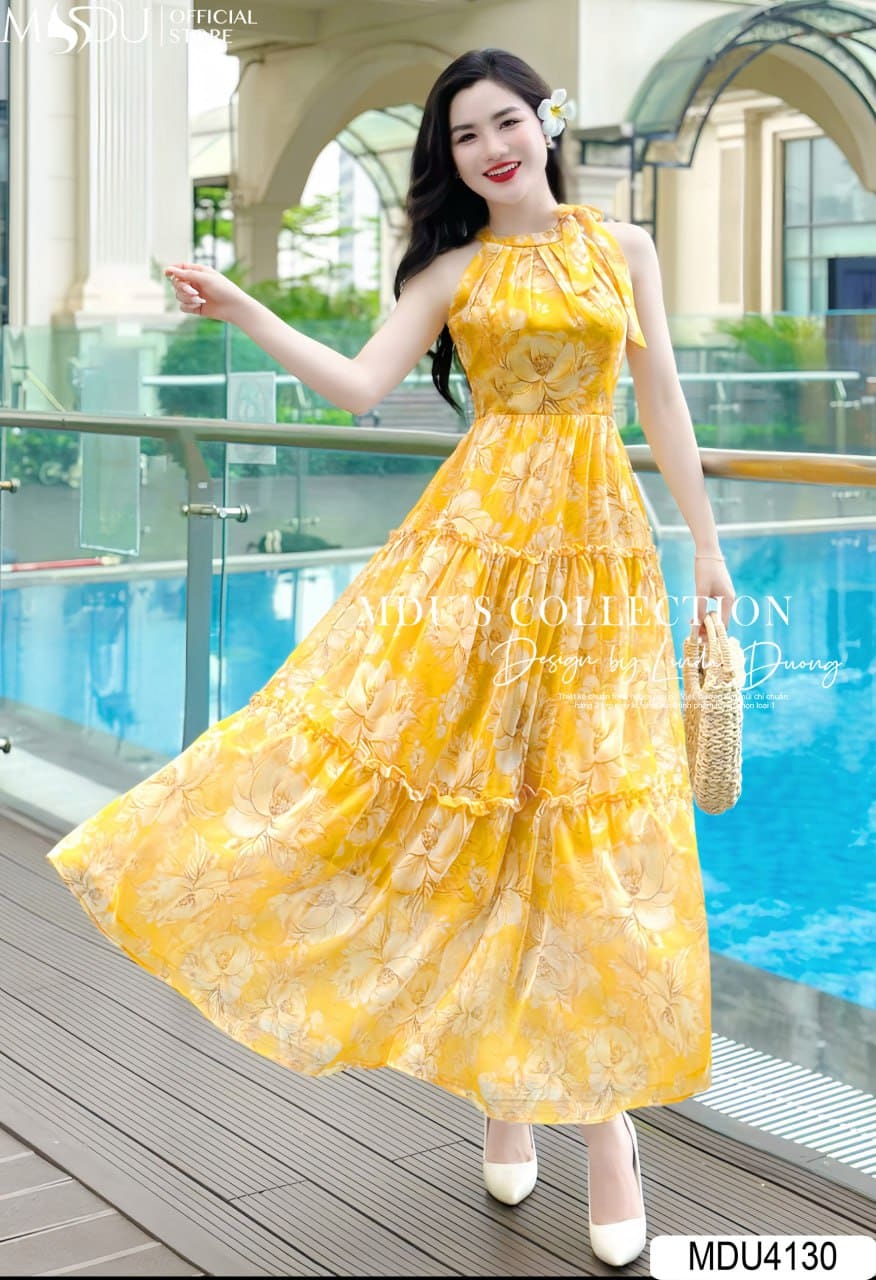 Trẻ Hơn Tuổi Với Thời Trang Trung Niên Đi Biển Đỉnh Cao 7 Gợi Ý Top 7+ Thời Trang Trung Niên Đi Biển Để "Trẻ" Ra Vài Tuổi - Đầm Cổ Yếm