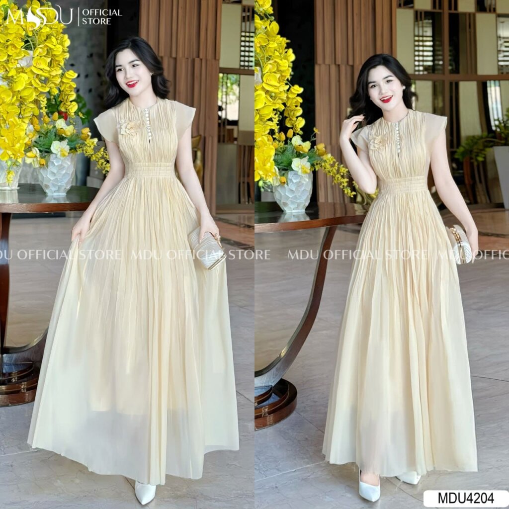 U50 đi biển mặc gì? Top 5 Mẫu Váy Ghi Điểm Trong Lòng Phái Đẹp 7 U50 đi biển mặc gì - Váy xòe đính hoa